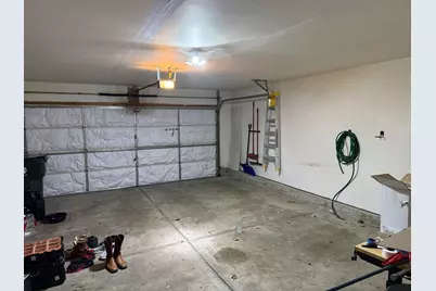 111 W Chatham Lane, Round Lake, IL 60073 - Photo 17