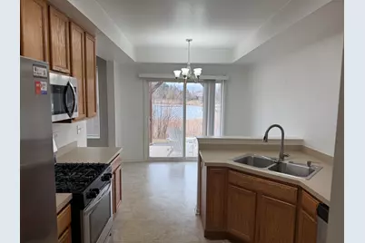 111 W Chatham Lane, Round Lake, IL 60073 - Photo 3