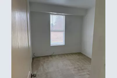 111 W Chatham Lane, Round Lake, IL 60073 - Photo 31