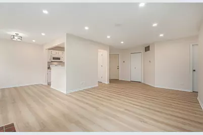 120 Stirling Lane #Z1, Schaumburg, IL 60194 - Photo 5