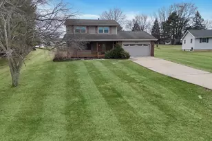 1419 Finch St, Freeport, IL 61032 - Photo 1