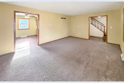 1419 Finch Street, Freeport, IL 61032 - Photo 7