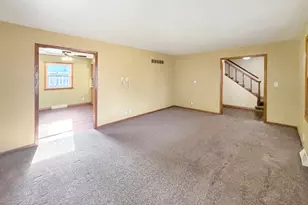 1419 Finch St, Freeport, IL 61032 - Photo 7