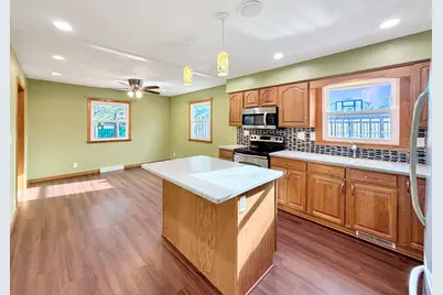 1419 Finch Street, Freeport, IL 61032 - Photo 9