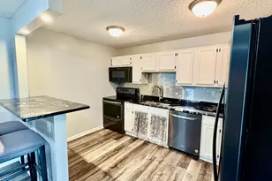 1050 N Farnsworth Ave, Aurora, IL 60505 - Photo 5