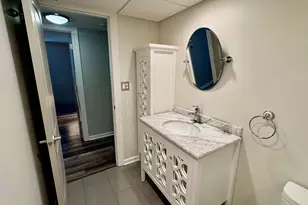 1050 N Farnsworth Ave, Aurora, IL 60505 - Photo 17