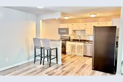 1050 N Farnsworth Avenue #111, Aurora, IL 60505 - Photo 7