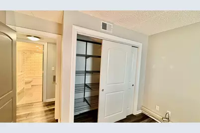 1050 N Farnsworth Avenue #111, Aurora, IL 60505 - Photo 15