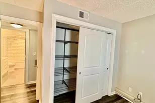 1050 N Farnsworth Ave, Aurora, IL 60505 - Photo 15