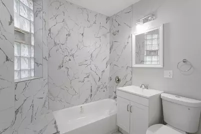 [Address not provided], Chicago, IL 60637 - Photo 5