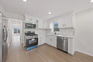 5820 S Narragansett Ave, Chicago, IL 60638 - Photo 17