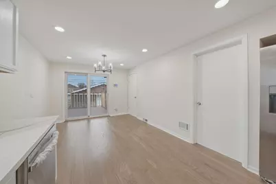 5820 S Narragansett Avenue, Chicago, IL 60638 - Photo 13