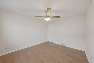 5820 S Narragansett Ave, Chicago, IL 60638 - Photo 11