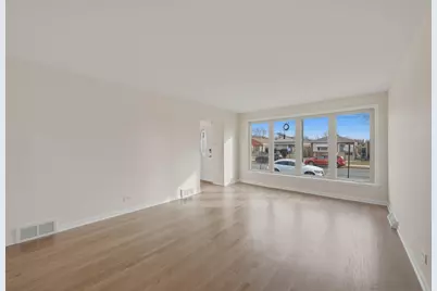 5820 S Narragansett Avenue, Chicago, IL 60638 - Photo 3