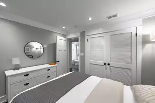 3453 N Hoyne Ave, Chicago, IL 60618 - Photo 15