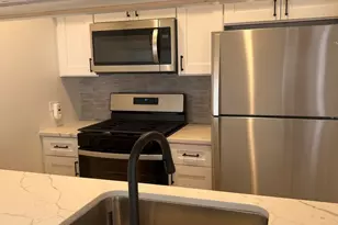 1146 Regency Dr, Schaumburg, IL 60193 - Photo 3