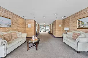 1777 W Crystal Ln, Mount Prospect, IL 60056 - Photo 15