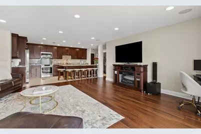 1777 W Crystal Lane #307, Mount Prospect, IL 60056 - Photo 5