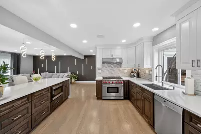 24 W Berkley Drive, Arlington Heights, IL 60004 - Photo 11