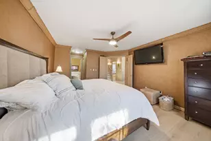 525 Bradbury Ln, Geneva, IL 60134 - Photo 9