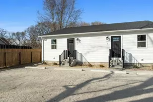 313 E Martin St, Forrest, IL 61741 - Photo 3