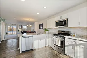 3806 Honeysuckle Ln, Elgin, IL 60124 - Photo 5