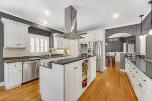 502 S Summit St, Wheaton, IL 60187 - Photo 9