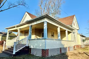 811 N Market St, Marion, IL 62959 - Photo 3