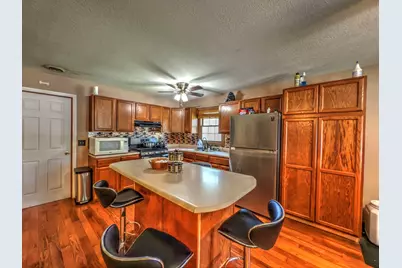 557 N 5th Street, Watseka, IL 60970 - Photo 5