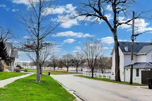 916 S 6th Ave, Saint Charles, IL 60174 - Photo 33