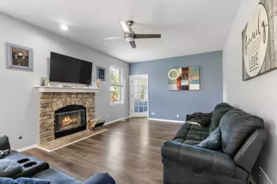 394 Rockland Avenue, Elgin, IL 60124 - Photo 13