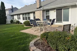 179 Farmgate Dr, Schaumburg, IL 60193 - Photo 3