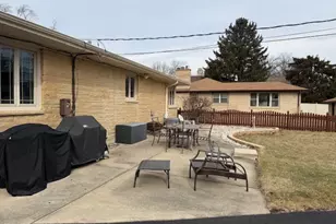614 N Cornelia St, Joliet, IL 60435 - Photo 3