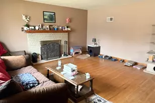 614 N Cornelia St, Joliet, IL 60435 - Photo 7