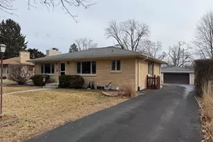 614 N Cornelia St, Joliet, IL 60435 - Photo 1