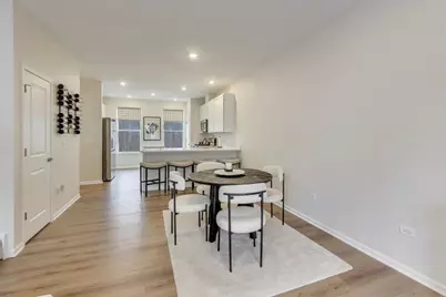 1406 Neubauer Circle #1904, Lindenhurst, IL 60046 - Photo 7