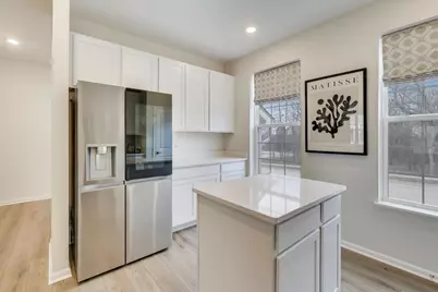 1406 Neubauer Circle #1904, Lindenhurst, IL 60046 - Photo 11