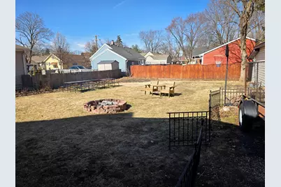 427 W Hurlbut Avenue, Belvidere, IL 61008 - Photo 3