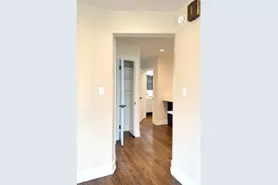 6356 W Giddings Street, Chicago, IL 60630 - Photo 11