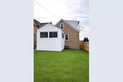 6356 W Giddings Street, Chicago, IL 60630 - Photo 3