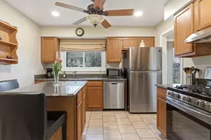 1265 Windsor Dr, Wheaton, IL 60189 - Photo 9