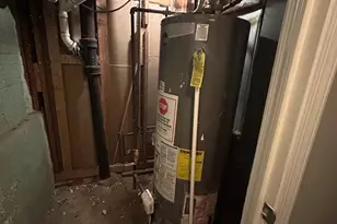 8211 S Saginaw Ave, Chicago, IL 60617 - Photo 15