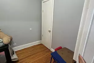 8211 S Saginaw Ave, Chicago, IL 60617 - Photo 7