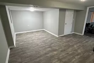 8211 S Saginaw Ave, Chicago, IL 60617 - Photo 13