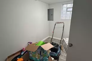 8211 S Saginaw Ave, Chicago, IL 60617 - Photo 11