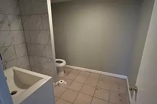 8211 S Saginaw Ave, Chicago, IL 60617 - Photo 5