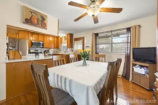 2140 Sandburg Dr, Aurora, IL 60506 - Photo 7