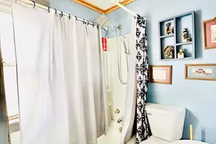 208 W 12th St, Streator, IL 61364 - Photo 9