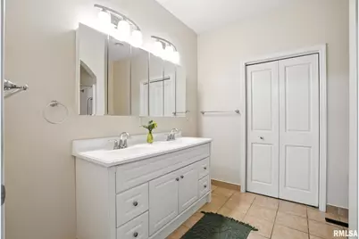1013 2nd Street Court #0, Moline, IL 61265 - Photo 11