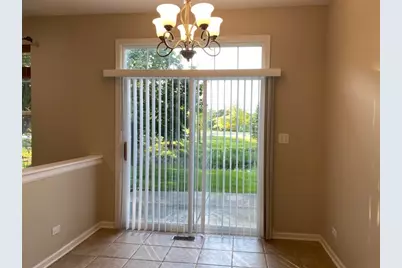 372 Pine Lake Circle, Vernon Hills, IL 60061 - Photo 11